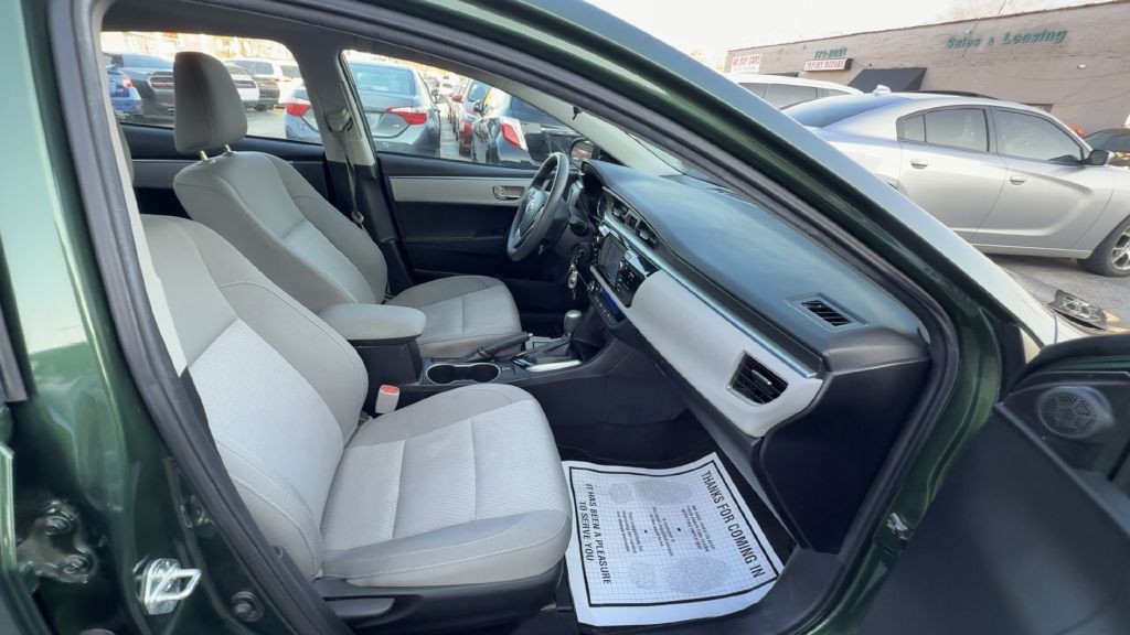 2015 Toyota Corolla Image 17