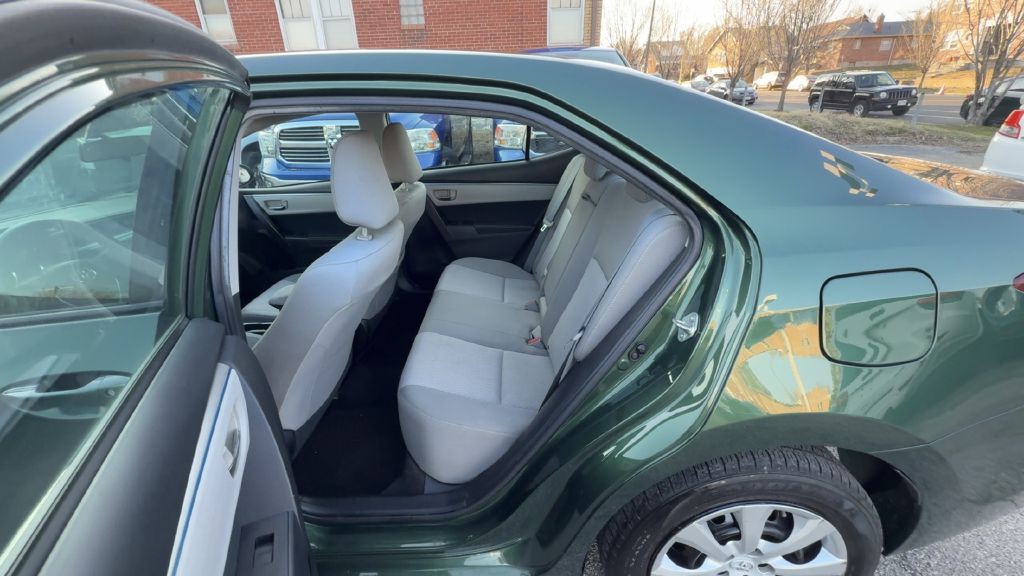 2015 Toyota Corolla Image 19