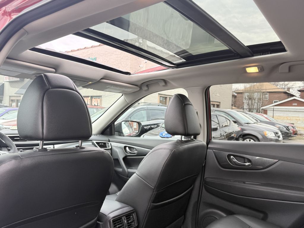 2016 Nissan Rogue Image 18