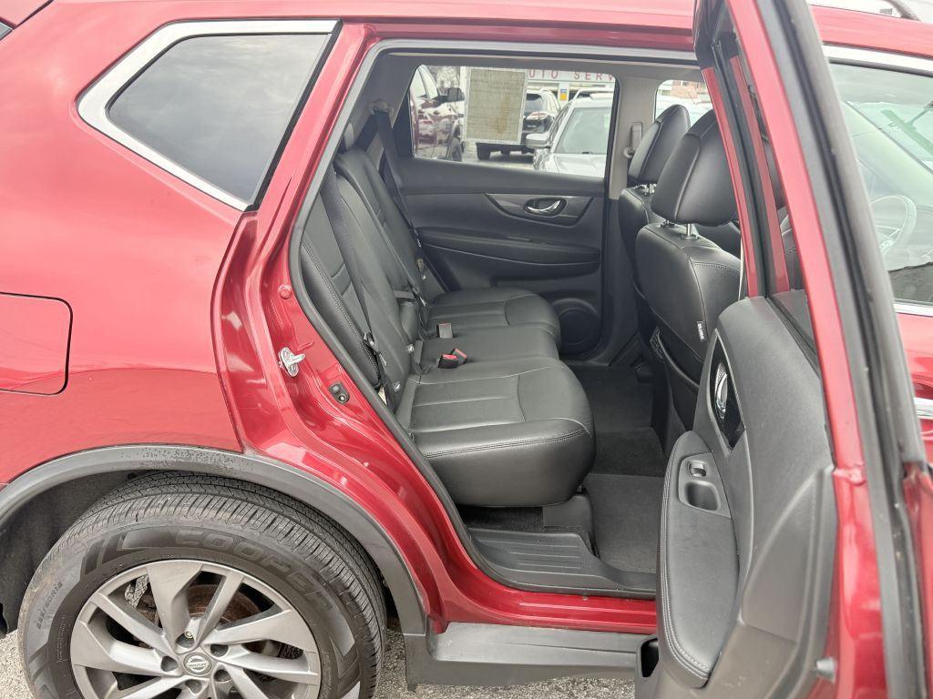 2016 Nissan Rogue Image 25