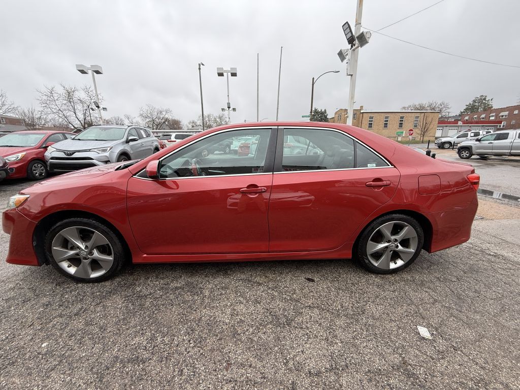 2012 Toyota Camry Image 7