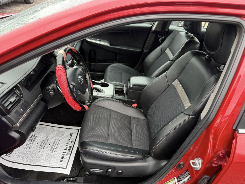 2012 Toyota Camry Image 12