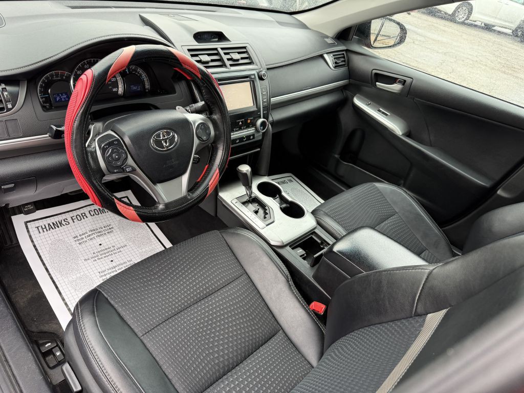 2012 Toyota Camry Image 14