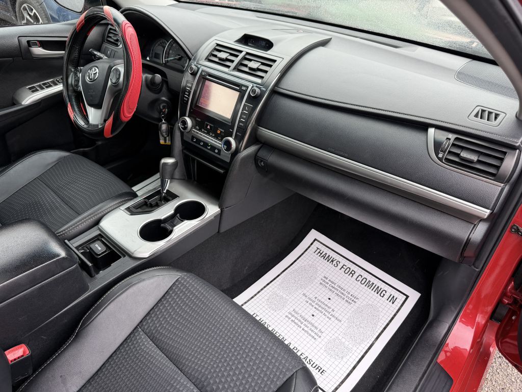 2012 Toyota Camry Image 20
