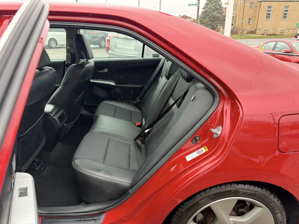 2012 Toyota Camry Image 21