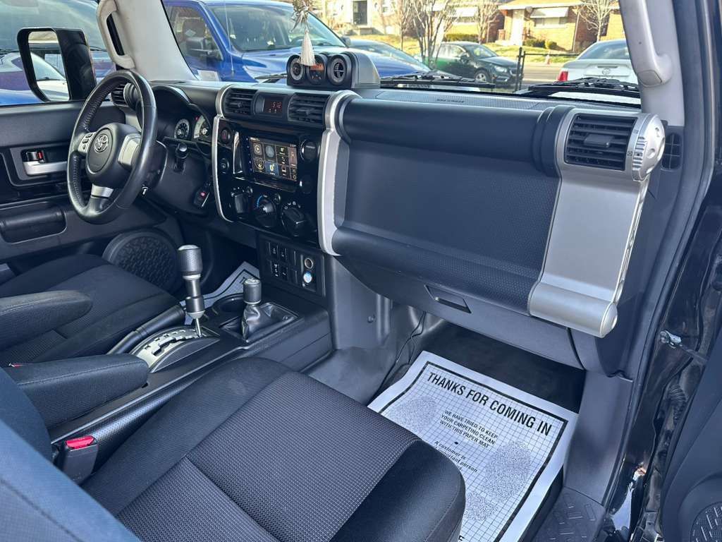 2007 Toyota FJ Cruiser Image 13