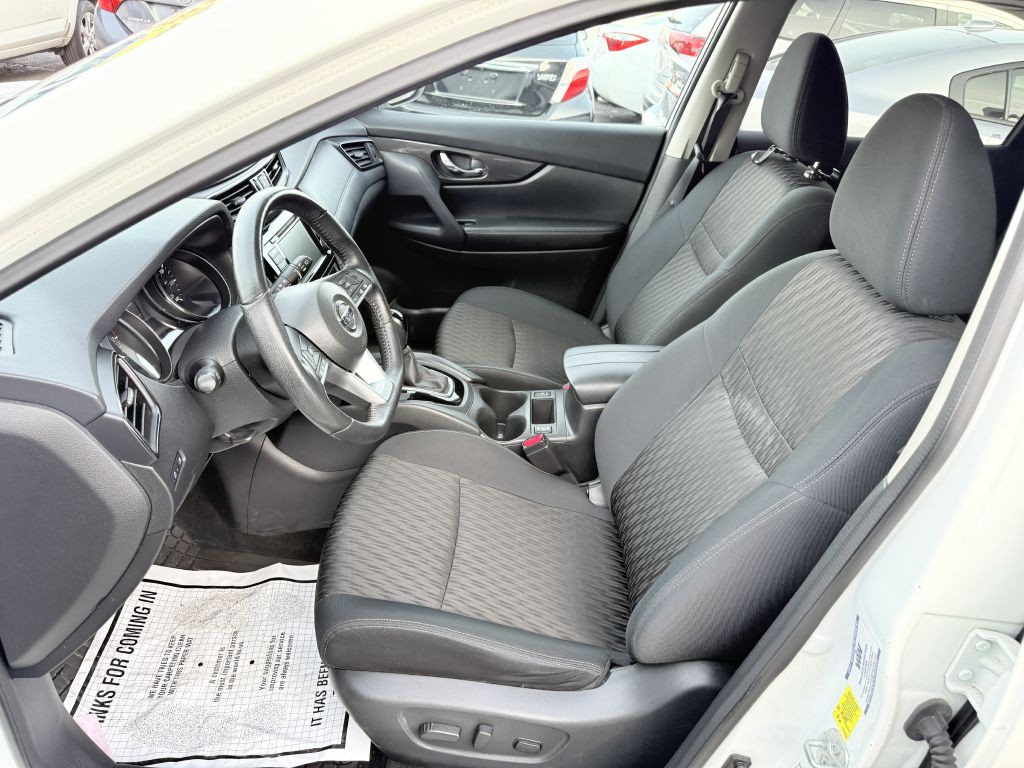 2018 Nissan Rogue Image 12