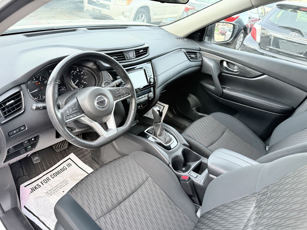 2018 Nissan Rogue Image 13