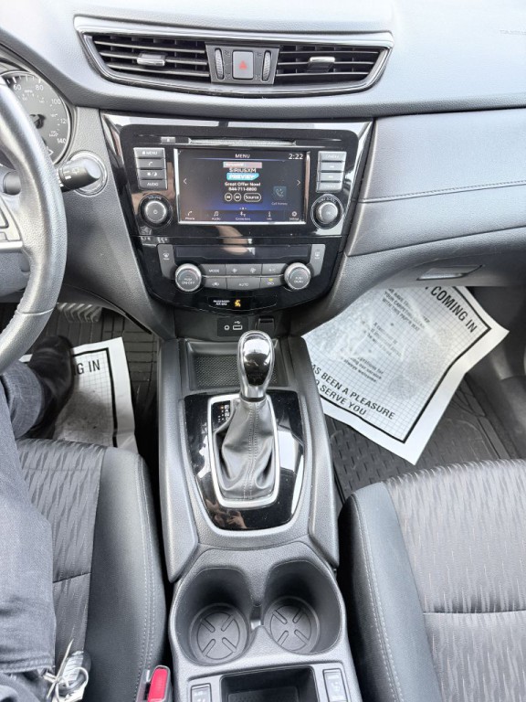 2018 Nissan Rogue Image 15