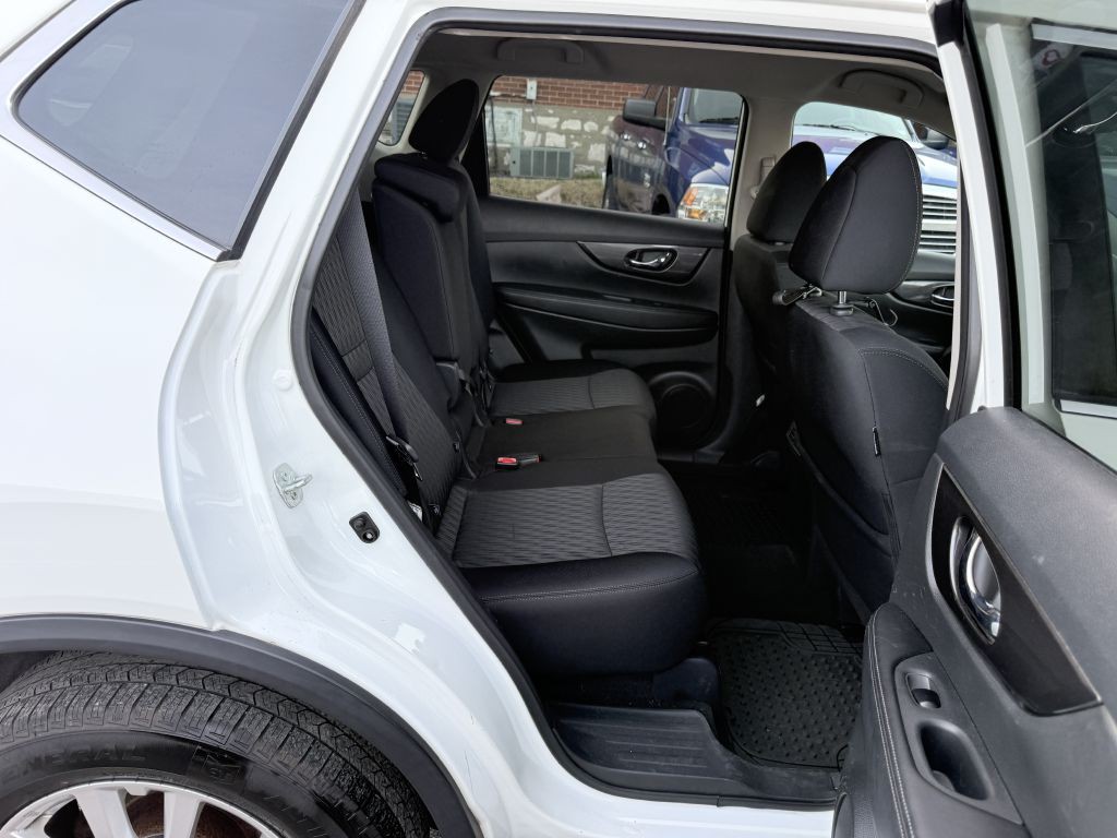 2018 Nissan Rogue Image 19