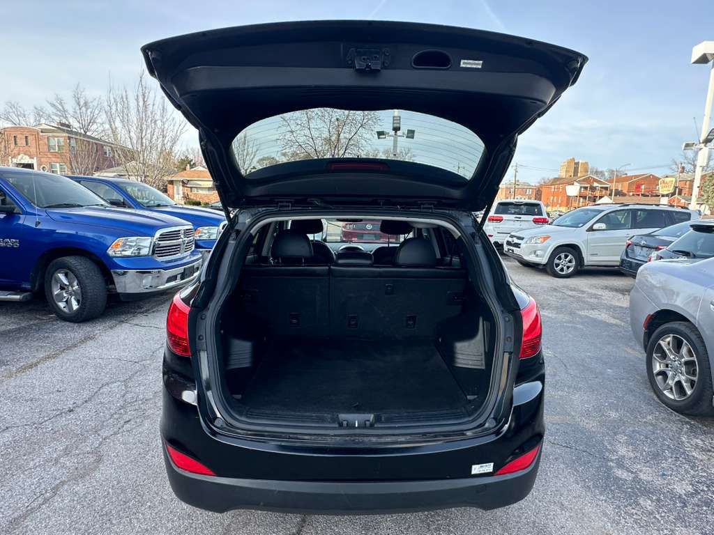 2012 Hyundai Tucson Image 8