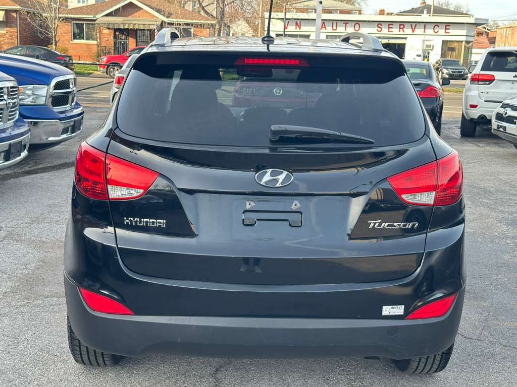 2012 Hyundai Tucson Image 10