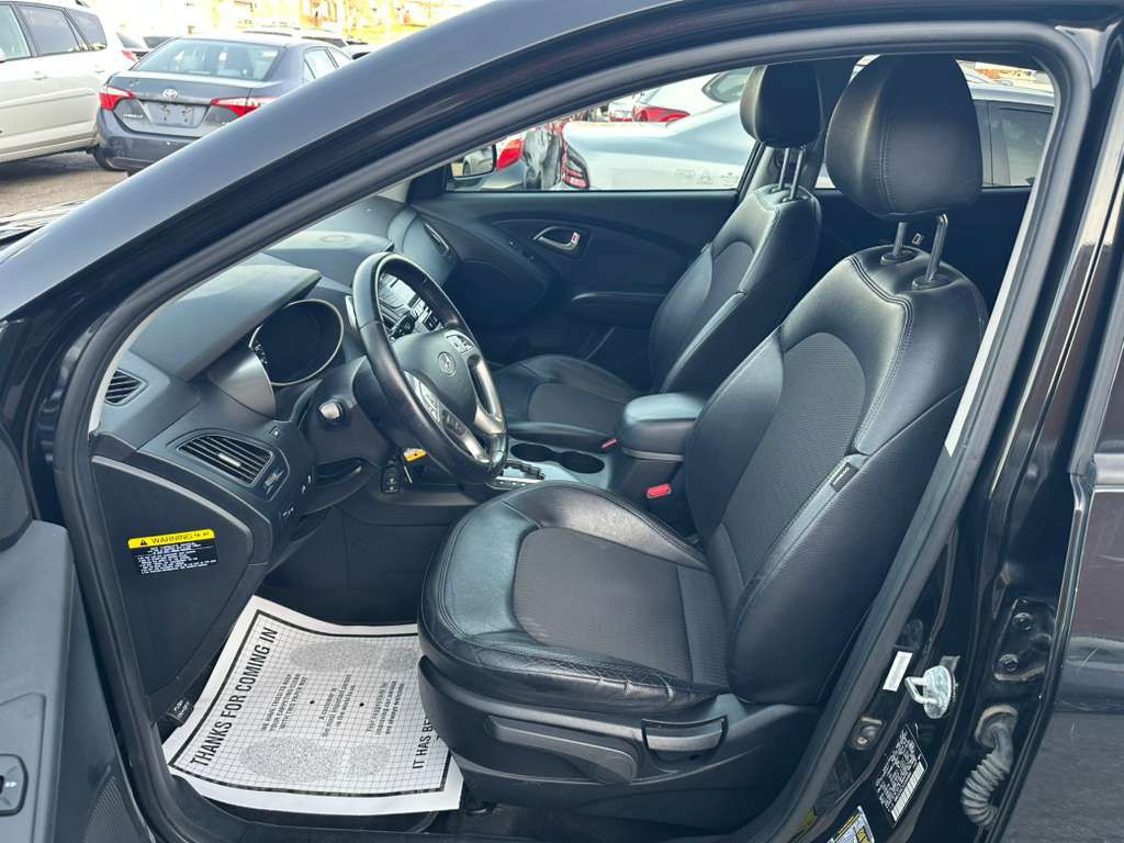 2012 Hyundai Tucson Image 12