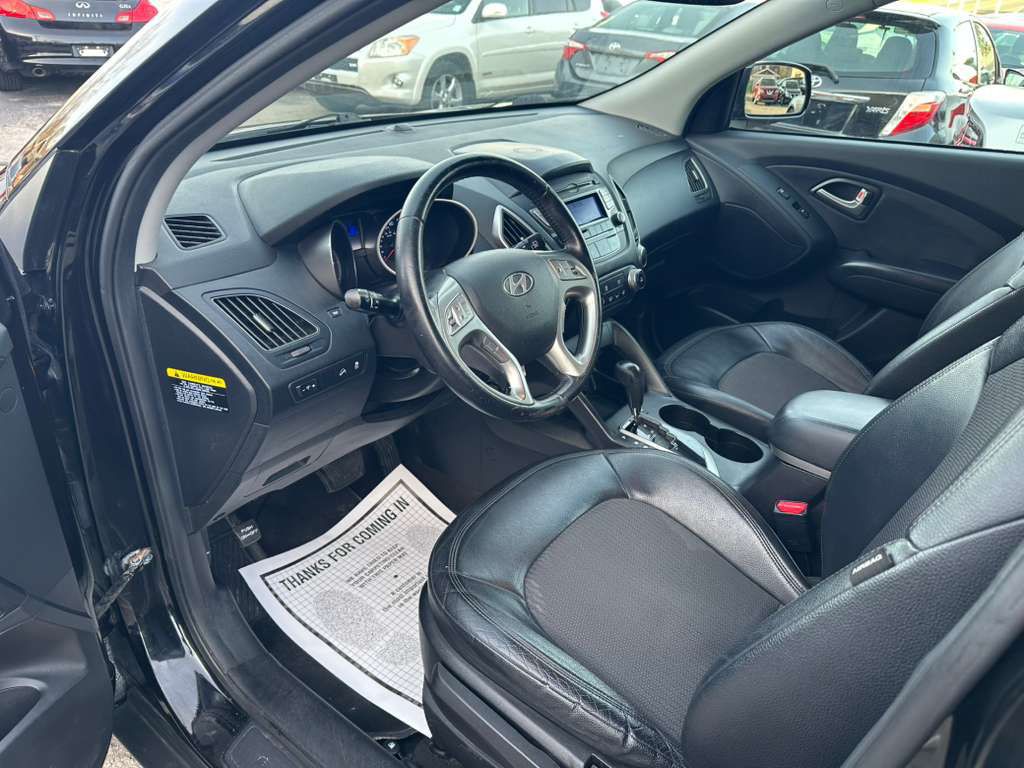 2012 Hyundai Tucson Image 13