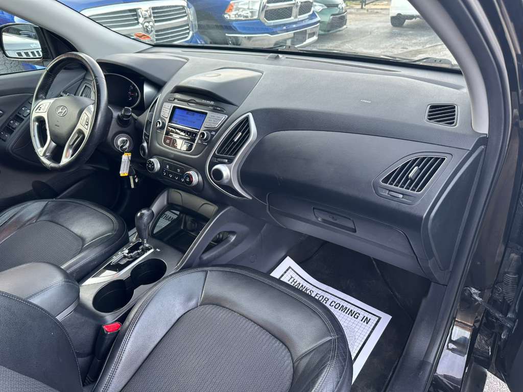 2012 Hyundai Tucson Image 22