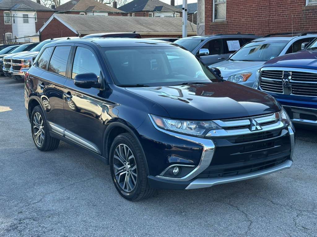 2016 Mitsubishi Outlander Image 1