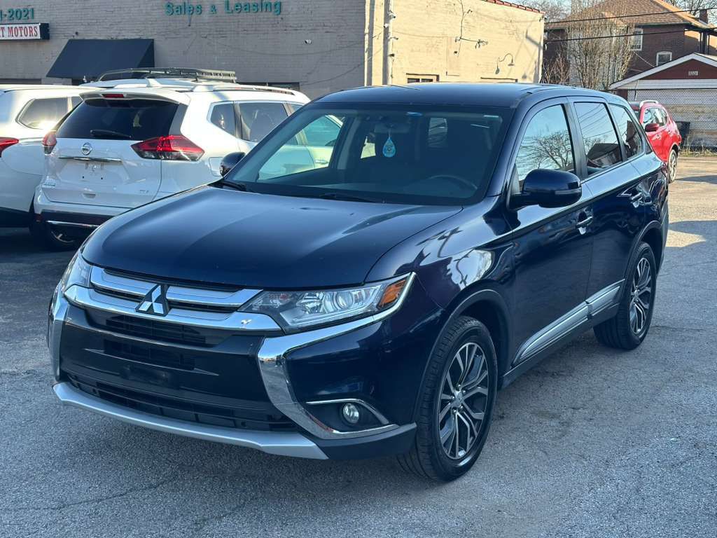 2016 Mitsubishi Outlander Image 3