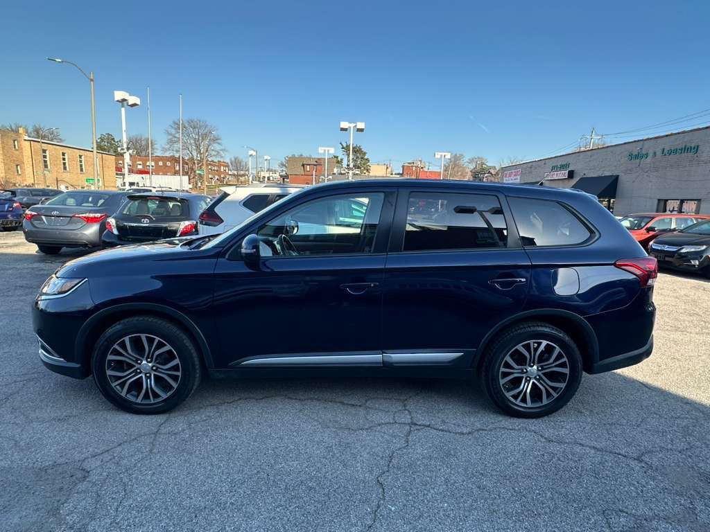 2016 Mitsubishi Outlander Image 5