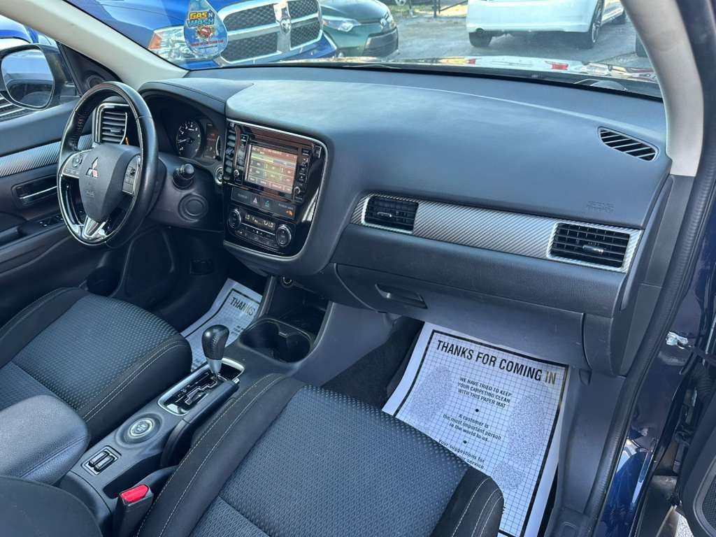 2016 Mitsubishi Outlander Image 13