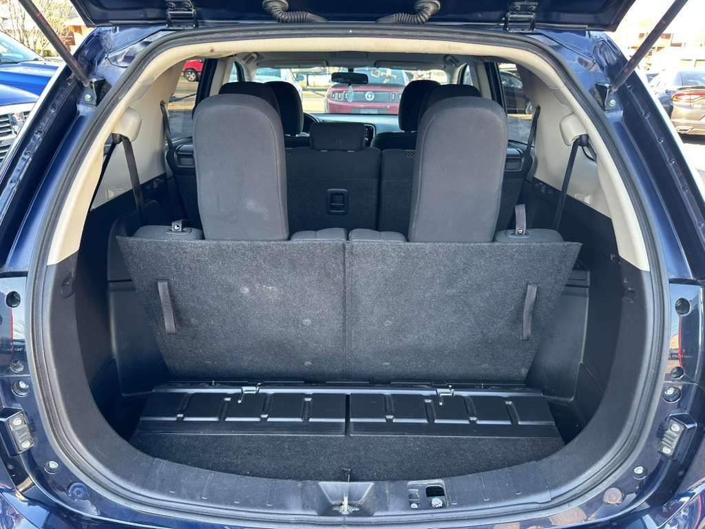 2016 Mitsubishi Outlander Image 24