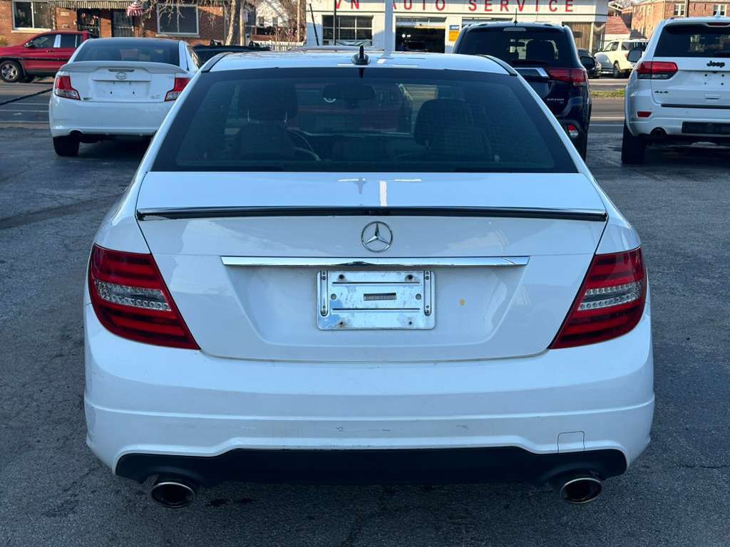 2013 Mercedes-Benz C-Class Image 7