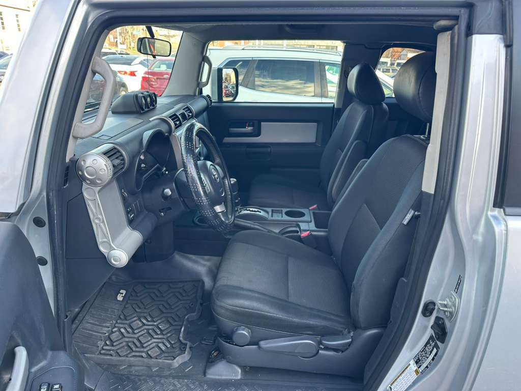 2008 Toyota FJ Cruiser Image 10