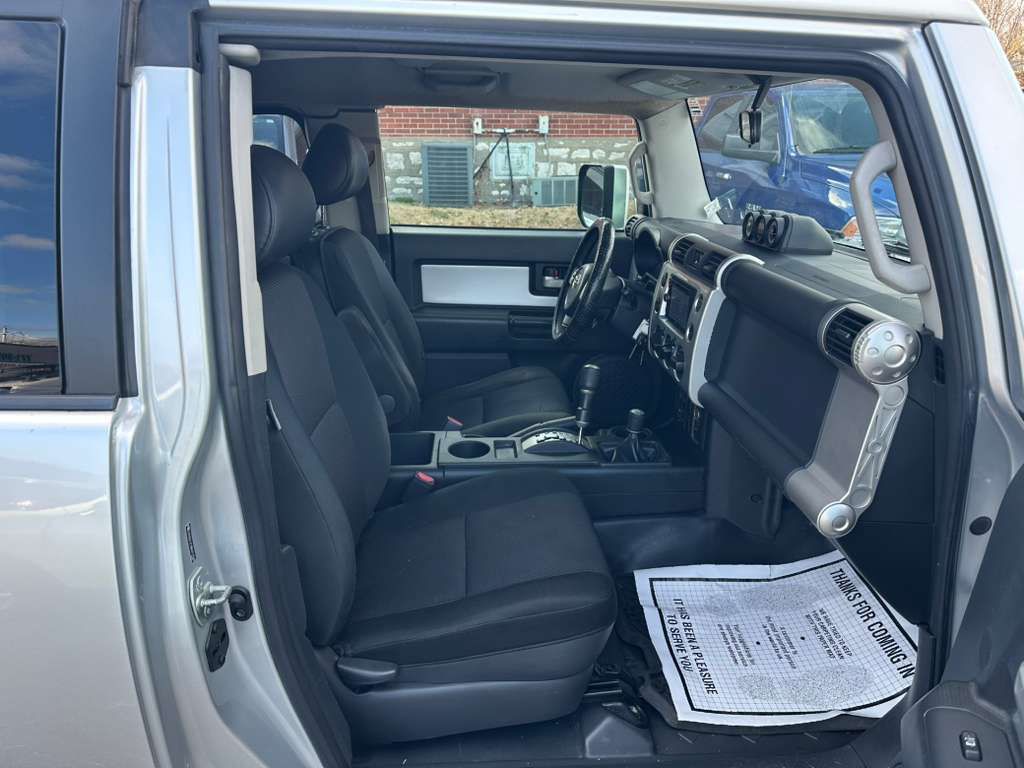 2008 Toyota FJ Cruiser Image 13