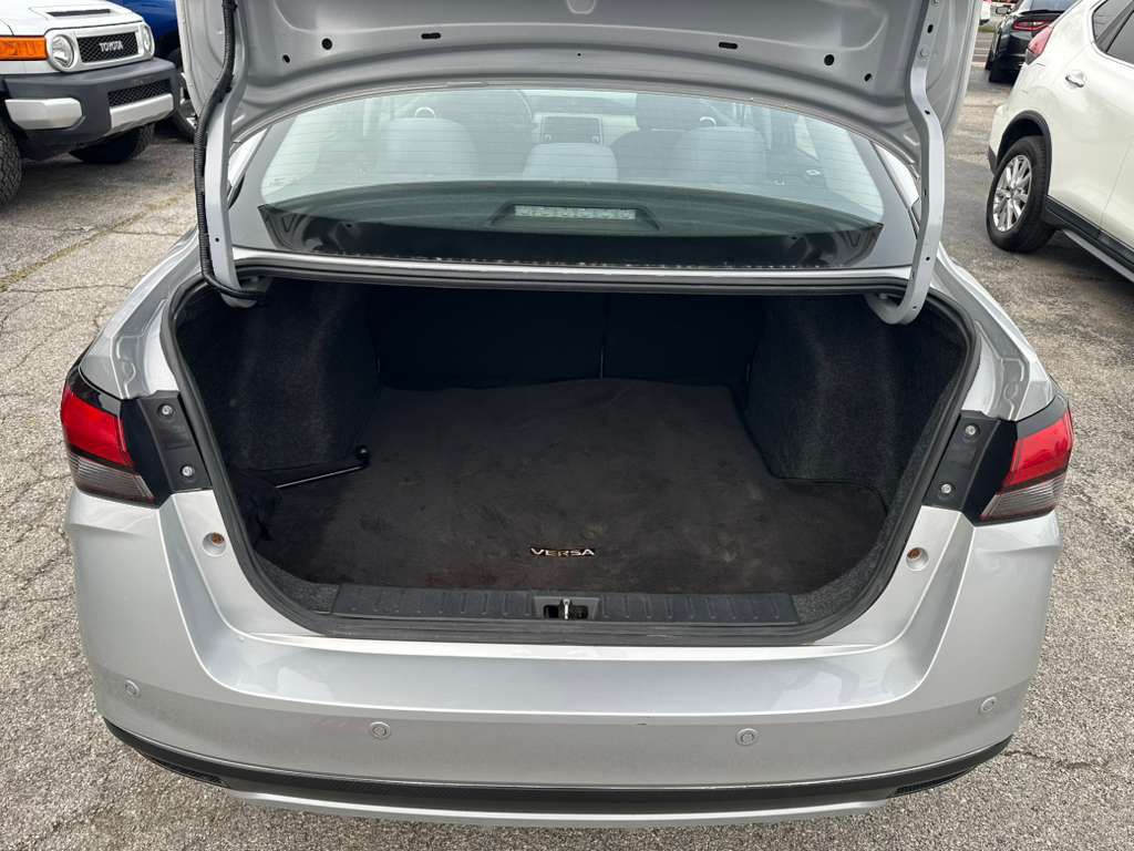 2020 Nissan Versa Image 8