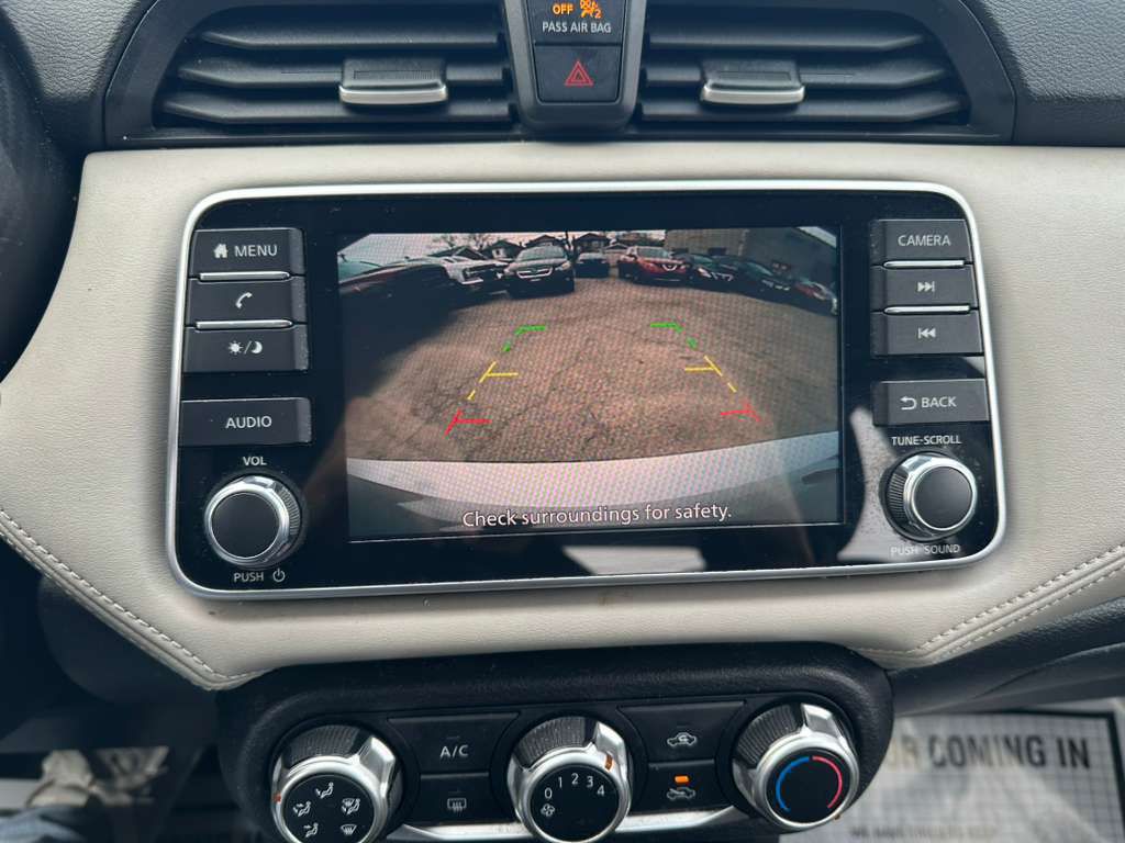 2020 Nissan Versa Image 14