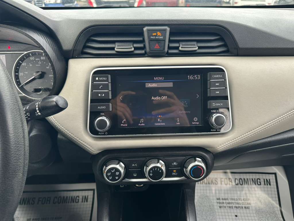 2020 Nissan Versa Image 15