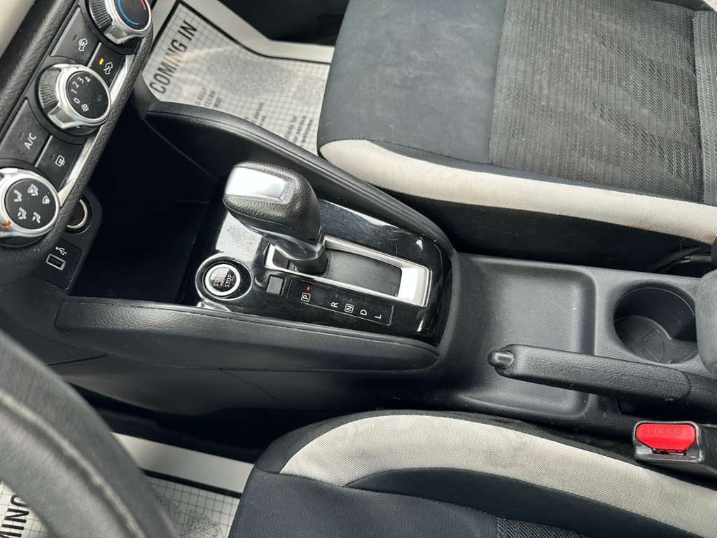 2020 Nissan Versa Image 16