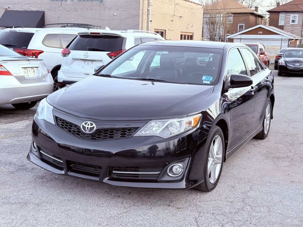 2013 Toyota Camry Image 1