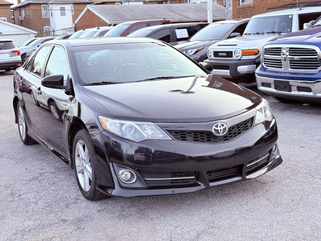 2013 Toyota Camry Image 3