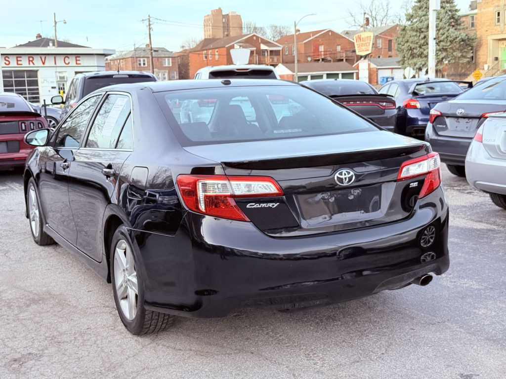 2013 Toyota Camry Image 5
