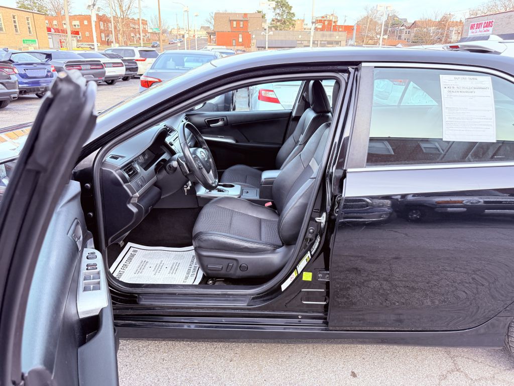 2013 Toyota Camry Image 9