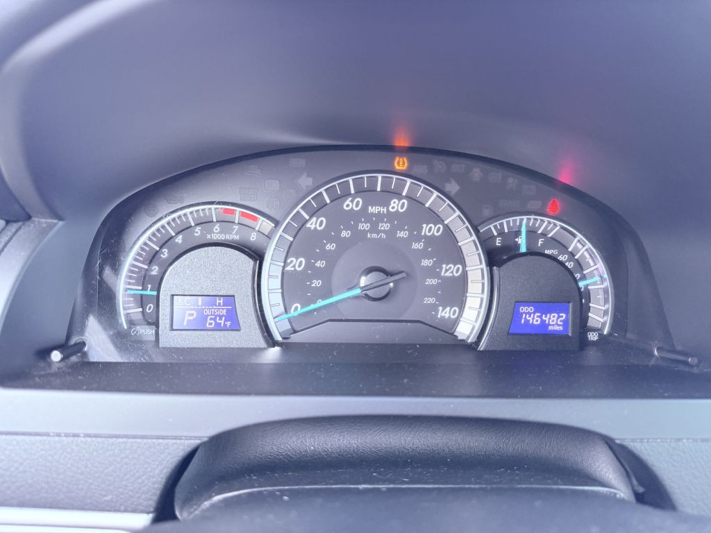 2013 Toyota Camry Image 12