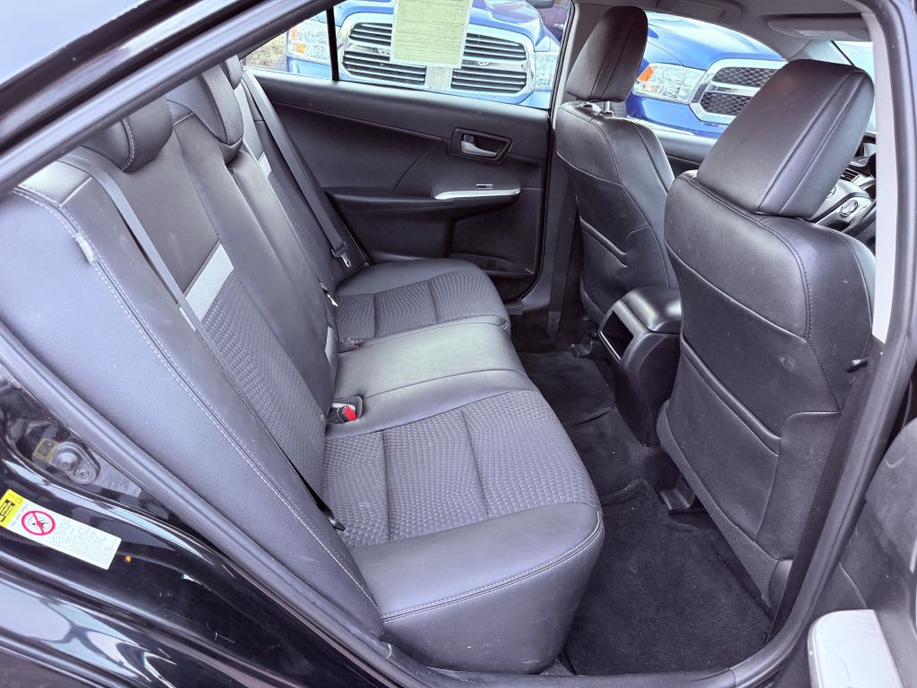 2013 Toyota Camry Image 21