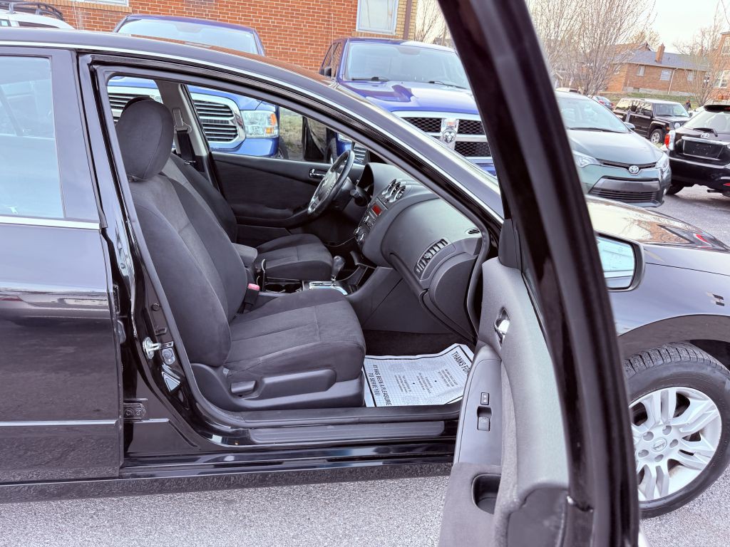 2012 Nissan Altima Image 17