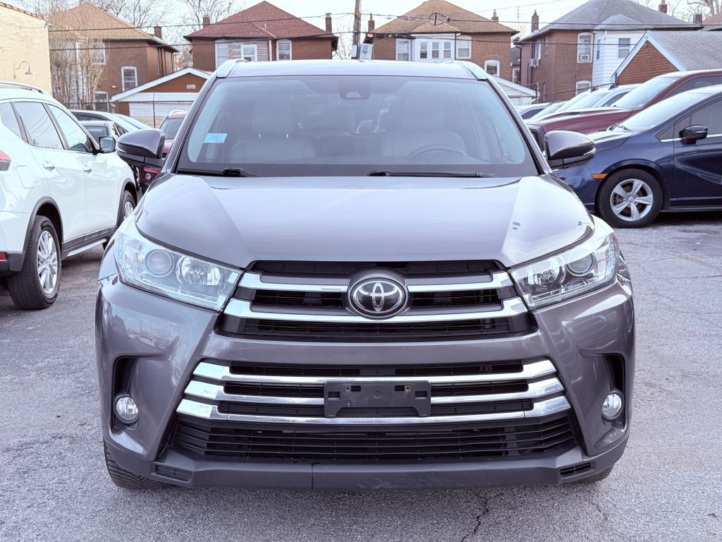2018 Toyota Highlander Image 2