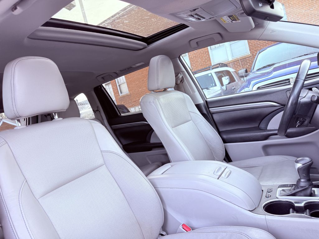 2018 Toyota Highlander Image 17