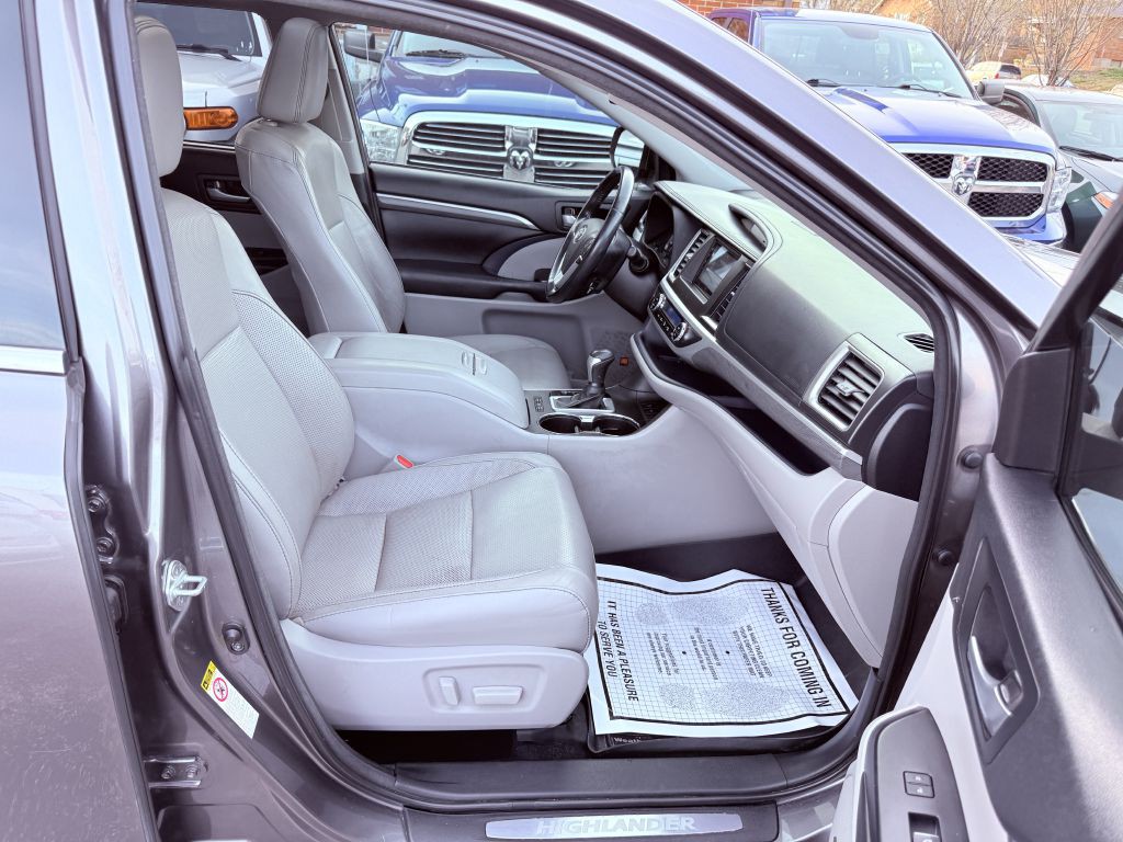 2018 Toyota Highlander Image 19