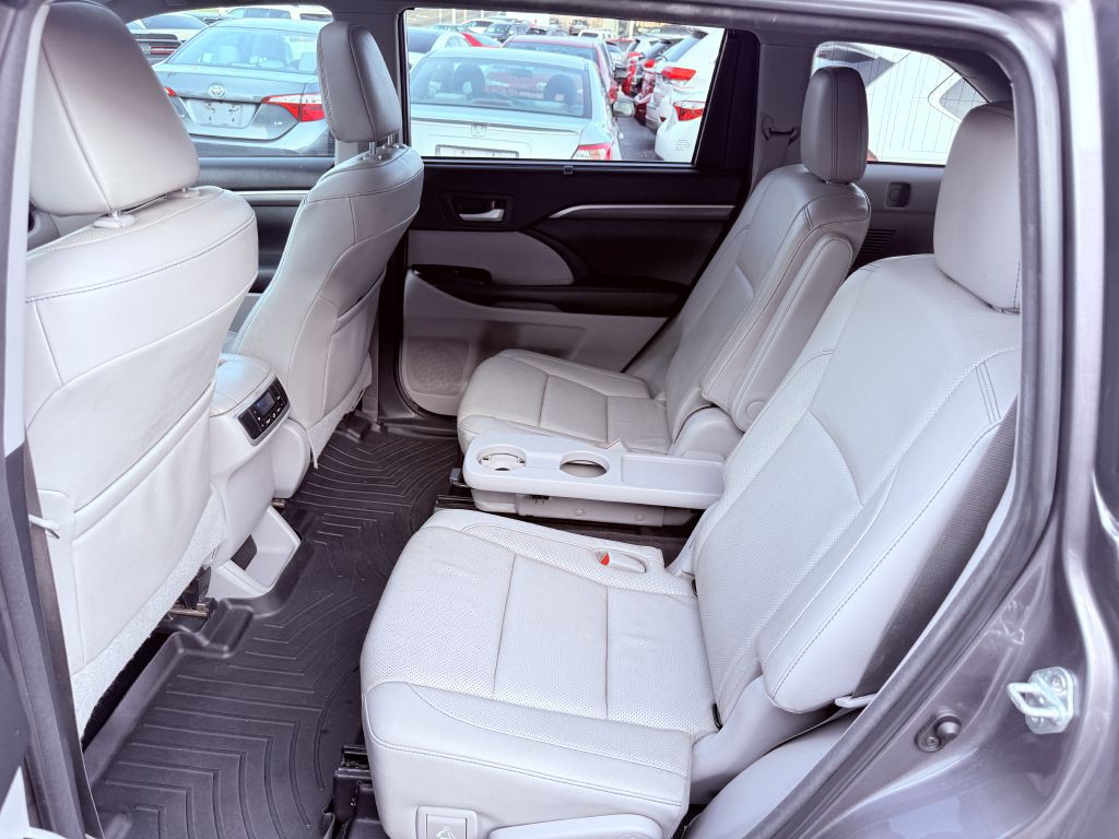 2018 Toyota Highlander Image 22