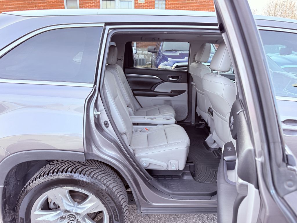 2018 Toyota Highlander Image 24