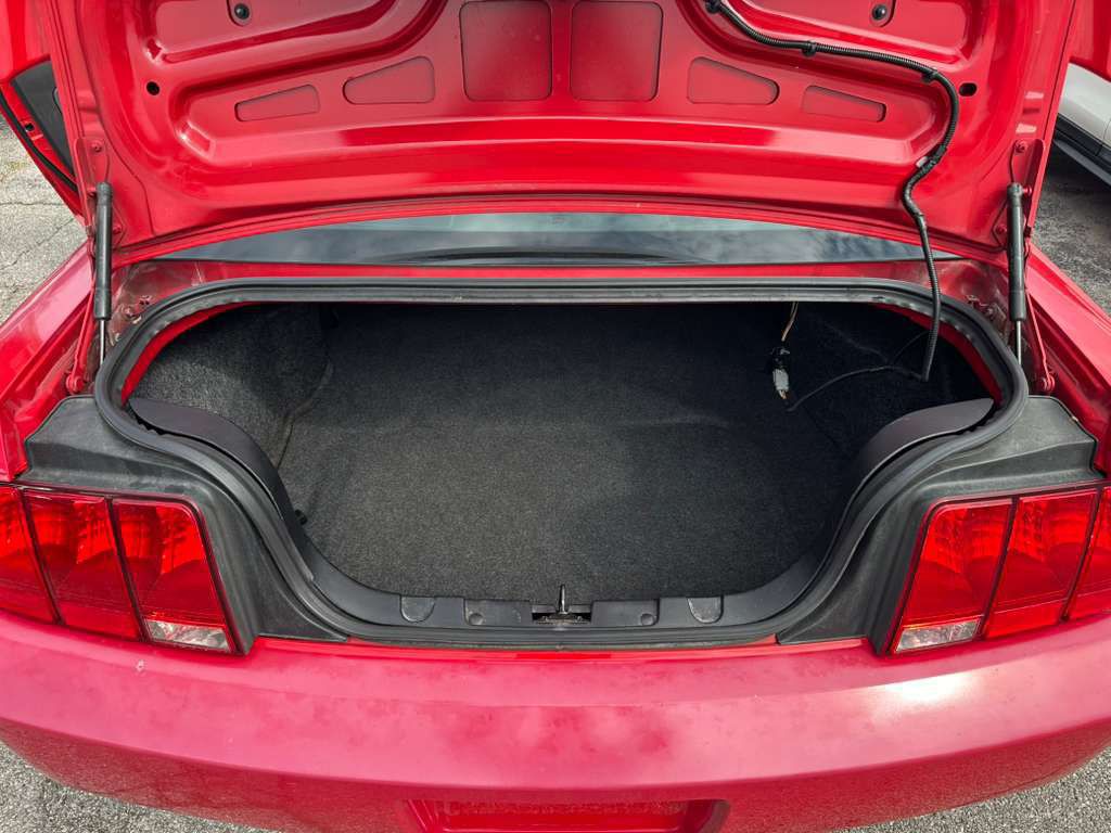 2006 Ford Mustang Image 8