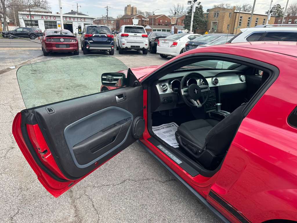 2006 Ford Mustang Image 10