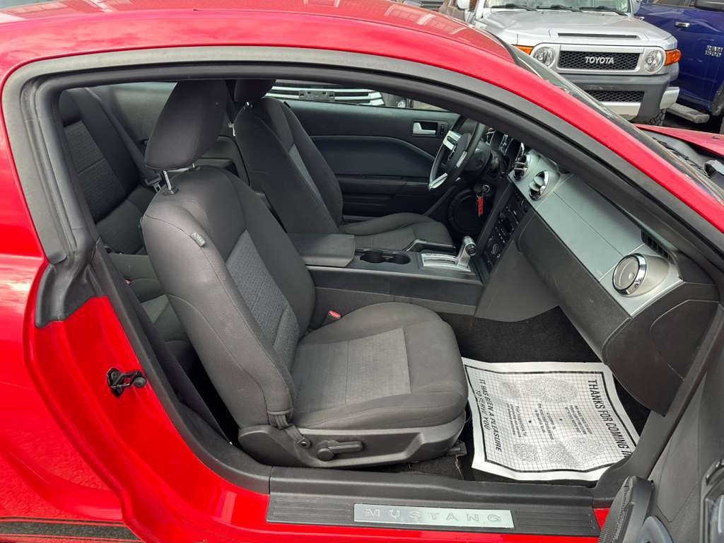 2006 Ford Mustang Image 16