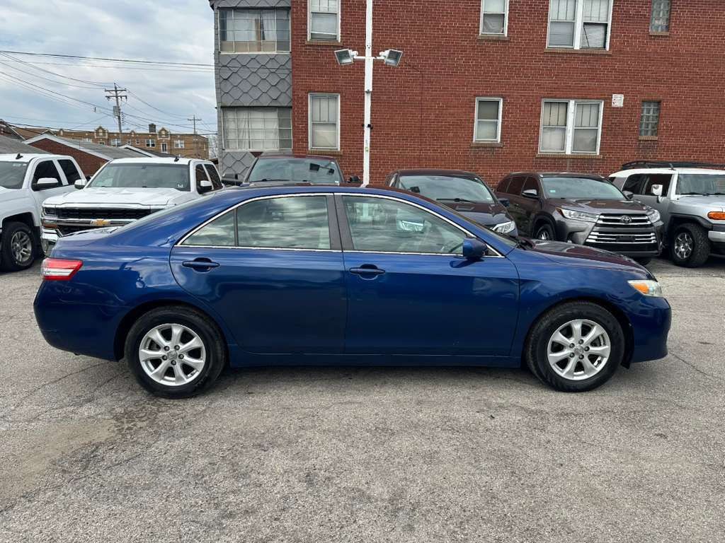 2011 Toyota Camry Image 7