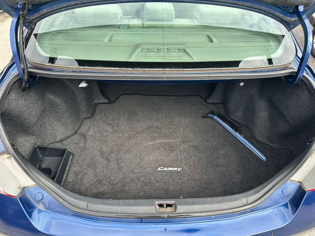 2011 Toyota Camry Image 8