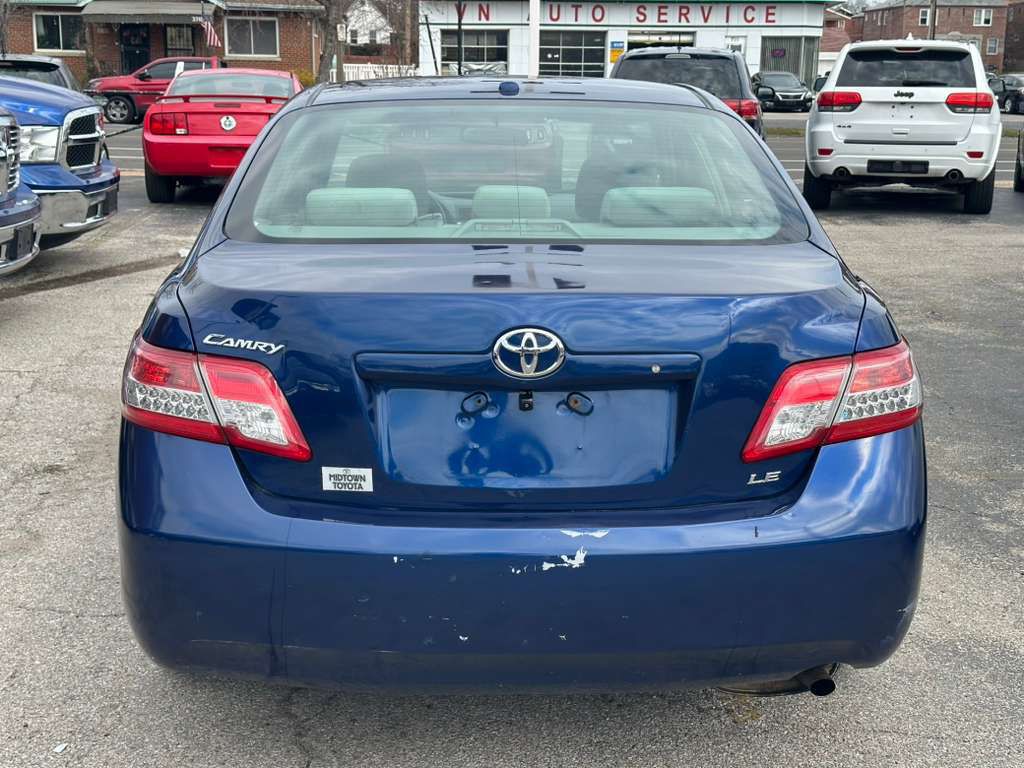 2011 Toyota Camry Image 9