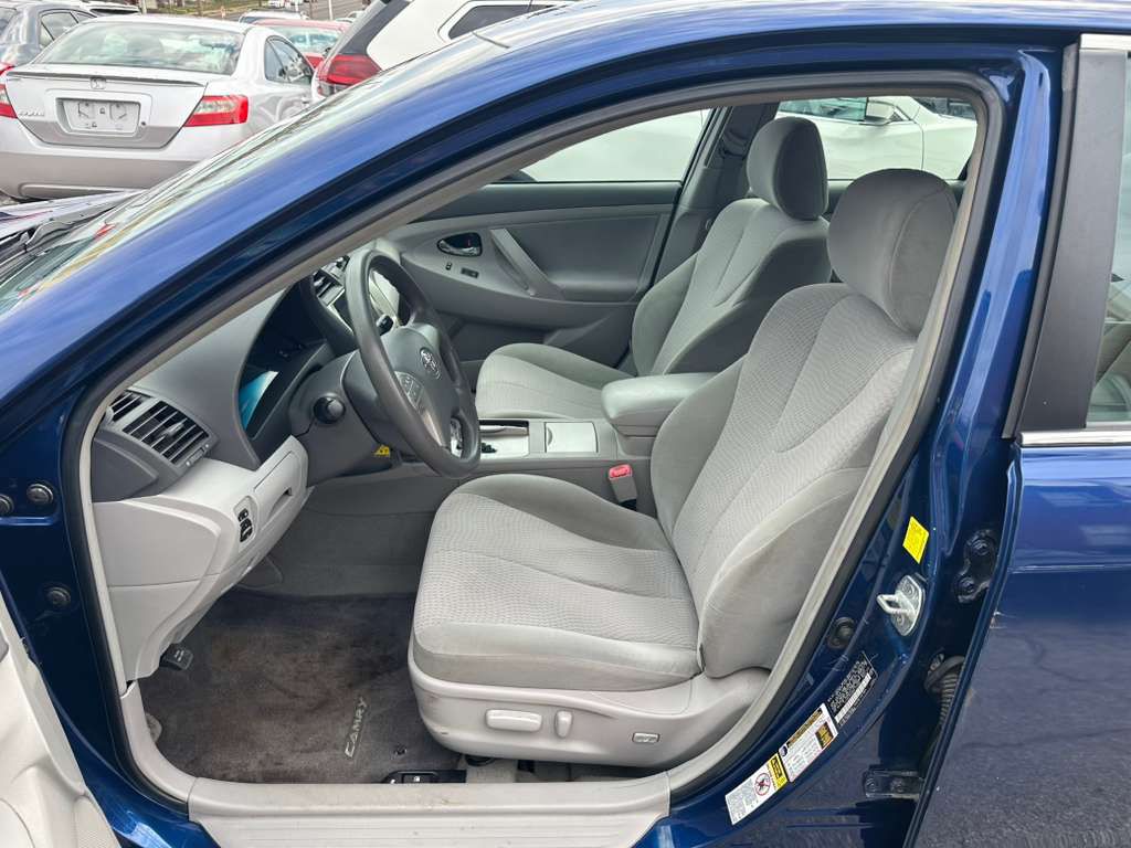 2011 Toyota Camry Image 11